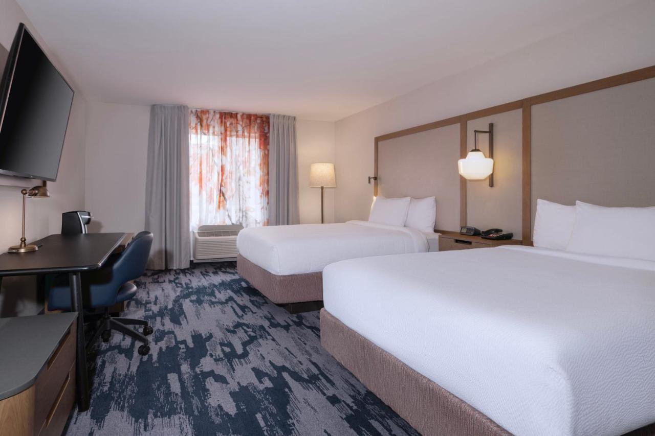 Fairfield Inn & Suites Дентон Екстер'єр фото