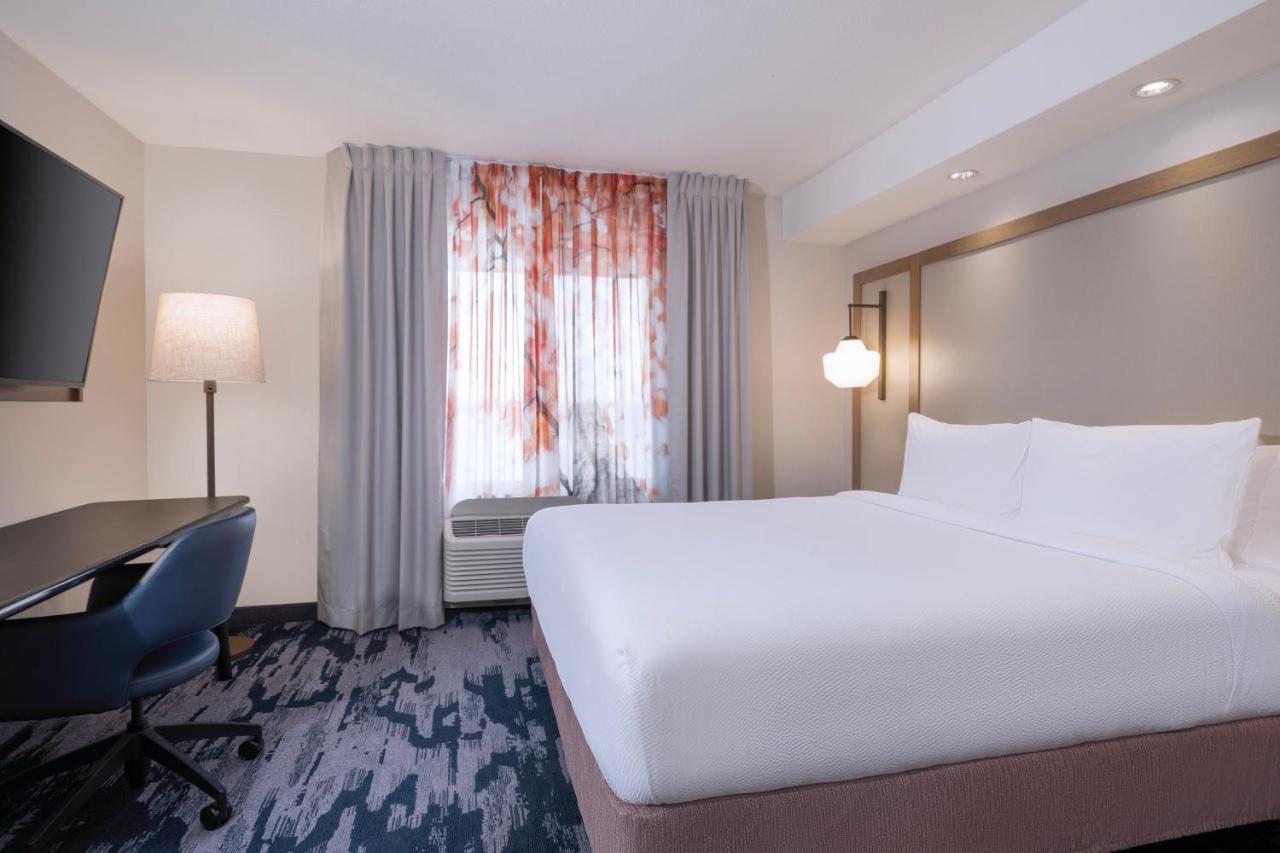 Fairfield Inn & Suites Дентон Екстер'єр фото