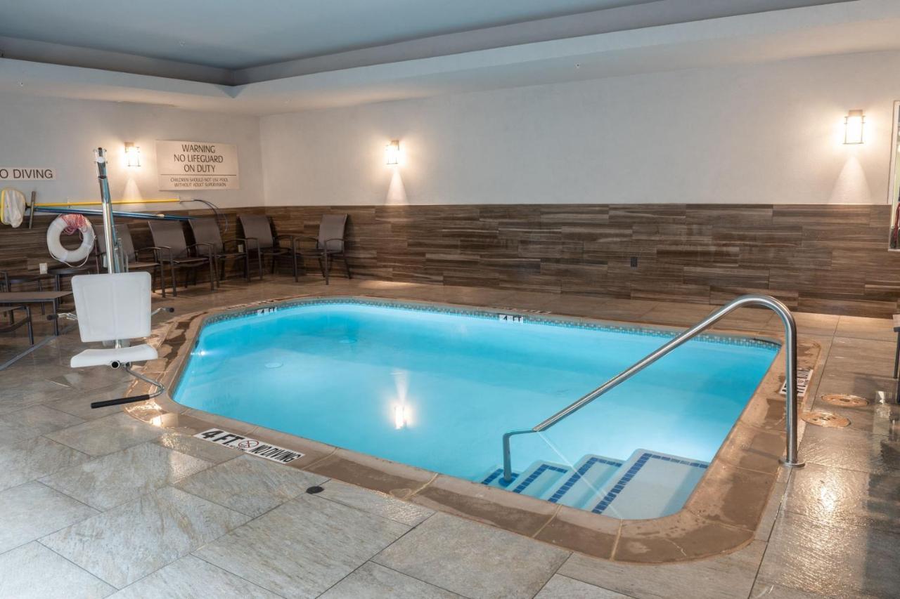 Fairfield Inn & Suites Дентон Екстер'єр фото