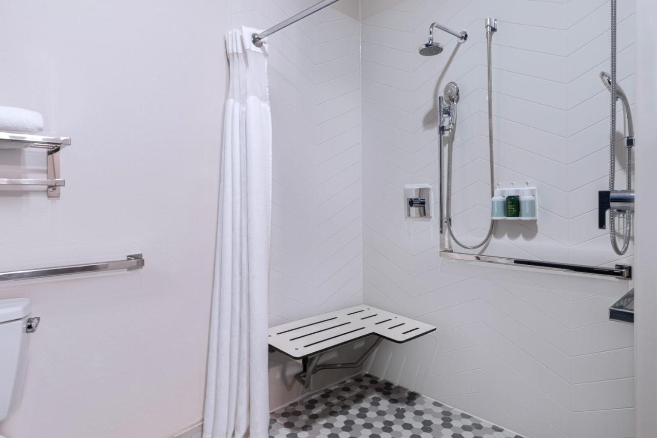 Fairfield Inn & Suites Дентон Екстер'єр фото