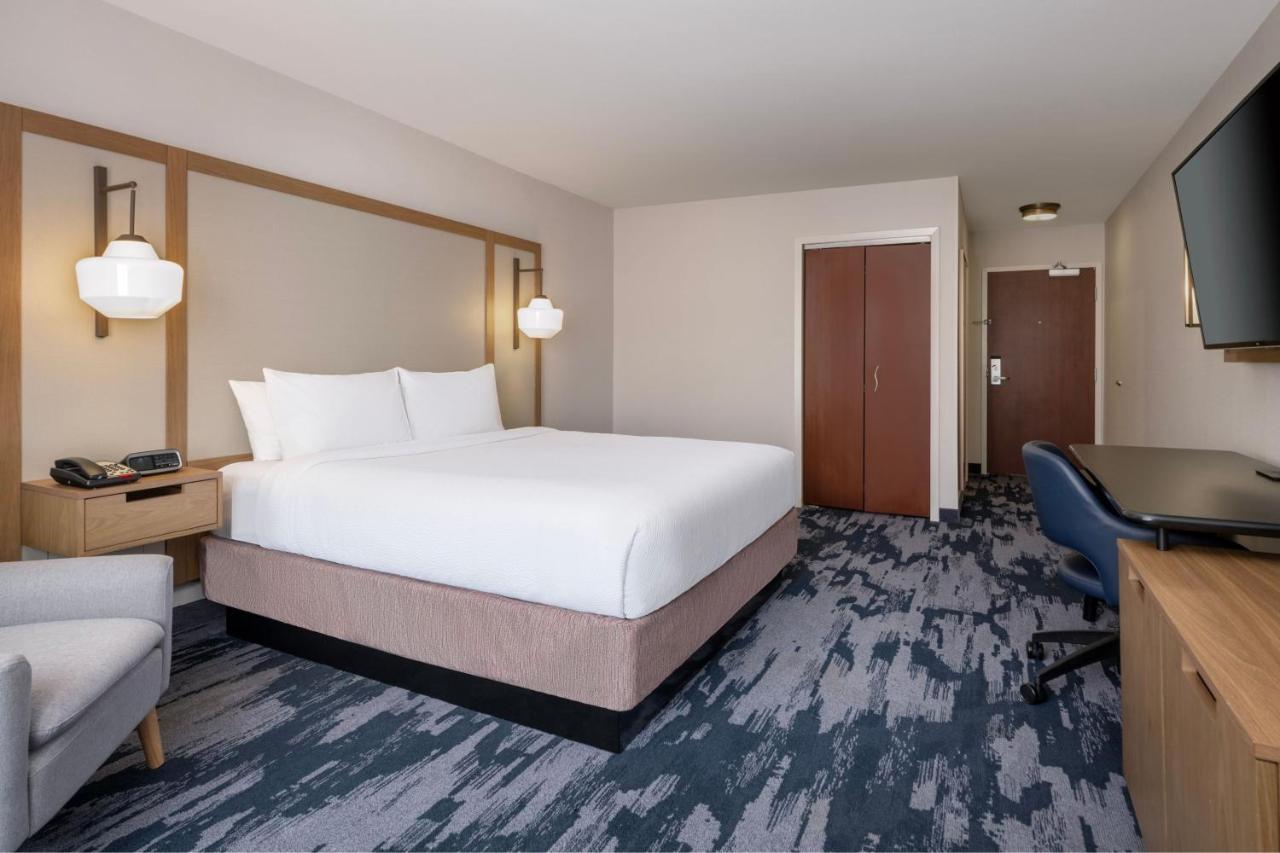 Fairfield Inn & Suites Дентон Екстер'єр фото