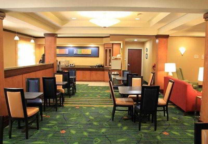 Fairfield Inn & Suites Дентон Екстер'єр фото
