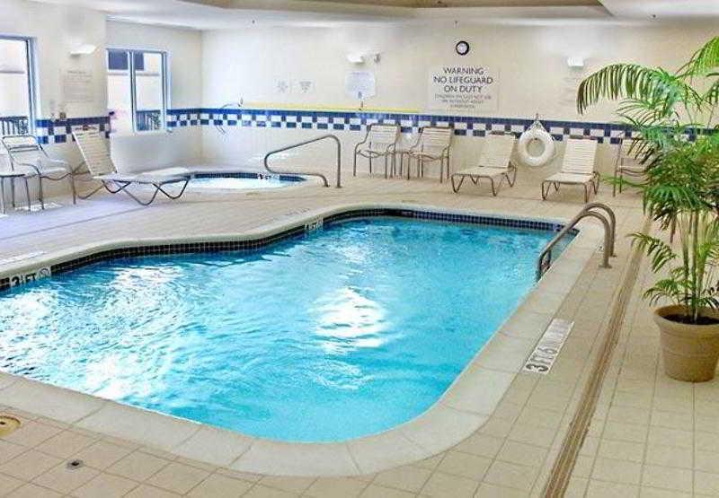 Fairfield Inn & Suites Дентон Екстер'єр фото