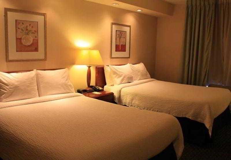 Fairfield Inn & Suites Дентон Екстер'єр фото