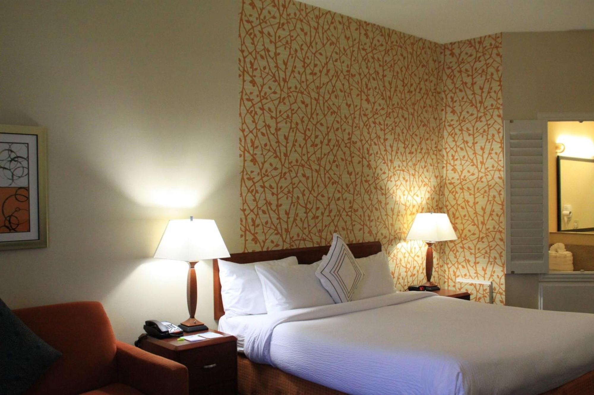Fairfield Inn & Suites Дентон Екстер'єр фото