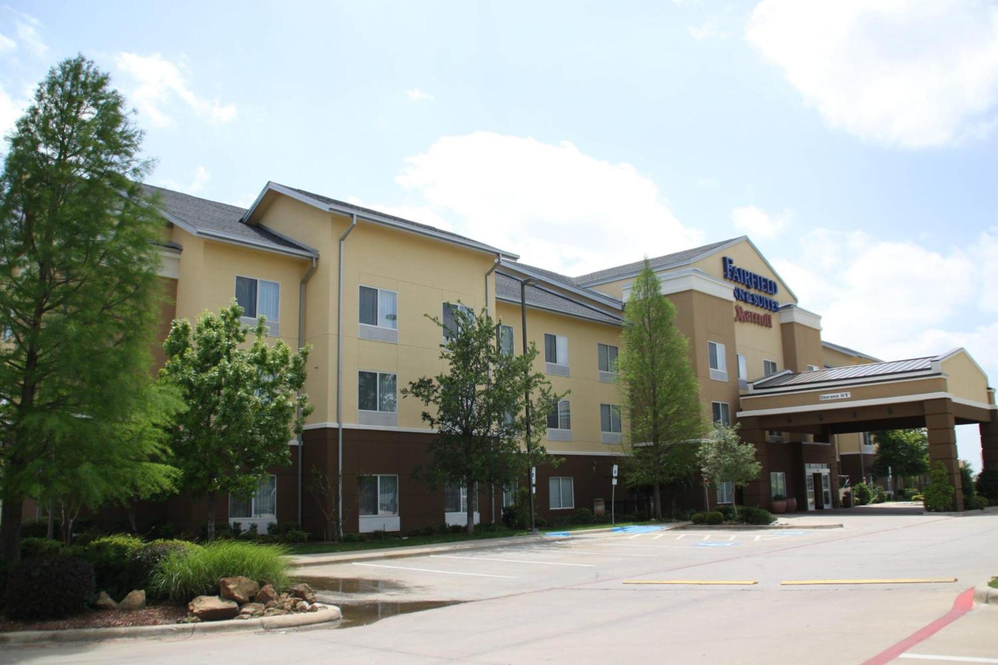 Fairfield Inn & Suites Дентон Екстер'єр фото