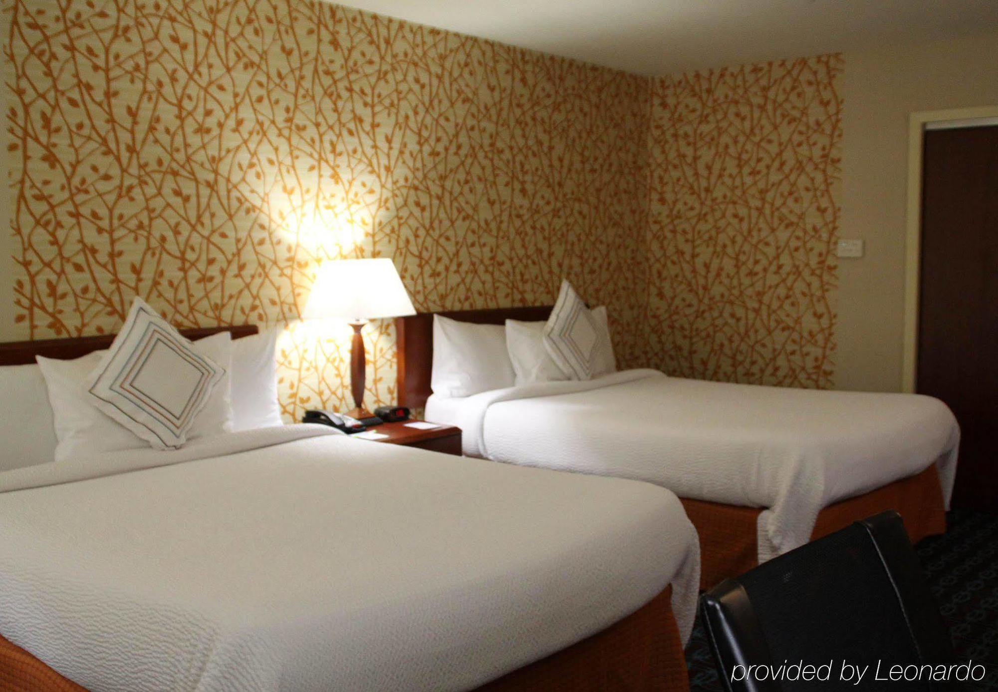 Fairfield Inn & Suites Дентон Екстер'єр фото