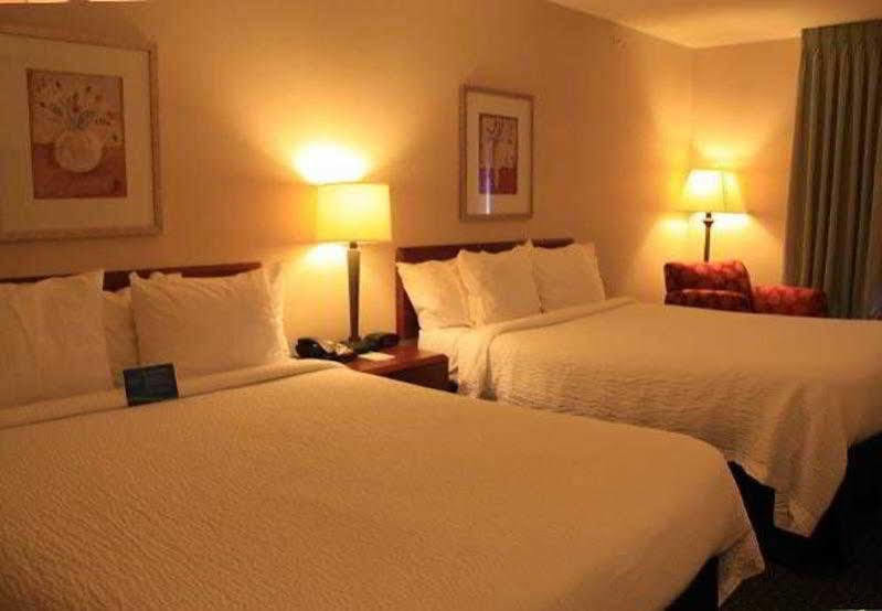 Fairfield Inn & Suites Дентон Екстер'єр фото